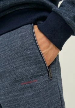 Jack & Jones GORDEN BERG LANGE - Trainingsbroek 9 Jack & Jones GORDEN BERG LANGE - Trainingsbroek -Jack & Jones Winkel 0f23b3b8b81249828c538f1af3d4ce3b