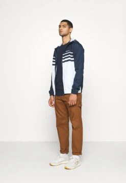 Jack & Jones JJENOA SS CREW NECK NOOS - T-shirt Basic 9 Jack & Jones JJENOA SS CREW NECK NOOS - T-shirt Basic -Jack & Jones Winkel 116c63eb3c20432c924b4a7c897feea5