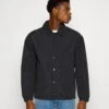 Jack & Jones JJROY COACH JACKET - Korte Jassen 2 Jack & Jones JJROY COACH JACKET - Korte Jassen -Jack & Jones Winkel 1da5e4f52aa64e9c9d42713423a76564