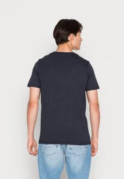 Jack & Jones JCOLOGAN TEE CREW NECK - T-shirt Print 8 Jack & Jones JCOLOGAN TEE CREW NECK - T-shirt Print -Jack & Jones Winkel 25e281a319434467962e9792ed758330