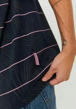 Jack & Jones GESTREIFTES CREW NECK - T-shirt Print 12 Jack & Jones GESTREIFTES CREW NECK - T-shirt Print -Jack & Jones Winkel 47ded4992e0b4b8fb20a3eb5d480688c