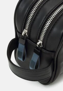 Jack & Jones JacjayToilet Double Zip Unisex - Toilettas - Black 10 Jack & Jones JacjayToilet Double Zip Unisex - Toilettas - Black -Jack & Jones Winkel 493383b57535430c87d56e99a555ef6a