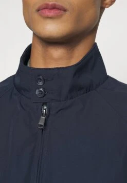 JACK&JONES Premium JPRBLUPEAKY HARRINGTON - Korte Jassen -Jack & Jones Winkel 7b8f2d4af1224857b26f3c9fef8c73f3