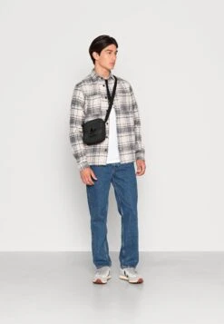 JACK&JONES Premium JJELOGAN CHECK OVERSHIRT - Overhemd 7 JACK&JONES Premium JJELOGAN CHECK OVERSHIRT - Overhemd -Jack & Jones Winkel 83956221808c4adc95d40a1e30341a6f