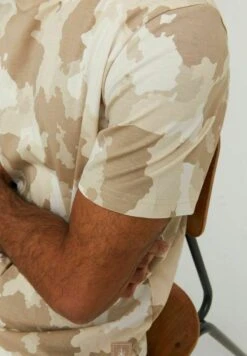 Jack & Jones Camo - T-Shirt Print - Moonbeam 13 Jack & Jones Camo - T-Shirt Print - Moonbeam -Jack & Jones Winkel a2067837dc0a4c6ab9230accf0b66a9c