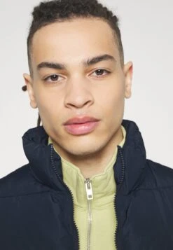 Jack & Jones JJCHILI SPRING BODYWARMER - Bodywarmer 12 Jack & Jones JJCHILI SPRING BODYWARMER - Bodywarmer -Jack & Jones Winkel c6a15564e66d4a9eafe41c173aa94f20