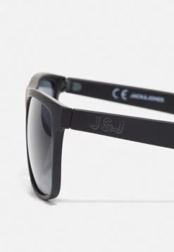 Jack & Jones Jacryder Sunglasses - Zonnebril - Black Bean 7 Jack & Jones Jacryder Sunglasses - Zonnebril - Black Bean -Jack & Jones Winkel ca00d096f5fe4e70b9a88503fc8fefe8