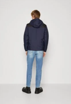 Jack & Jones JCOFILO LIGHT JACKET - Windjack -Jack & Jones Winkel ddf4f8265eaf4191a1caea1b888441a2