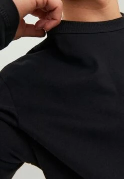 Jack & Jones JCOCLASSIC TEE LS CREW NECK NOOS - Longsleeve 13 Jack & Jones JCOCLASSIC TEE LS CREW NECK NOOS - Longsleeve -Jack & Jones Winkel e379cf17d8ae41c28ac9956518b70c06