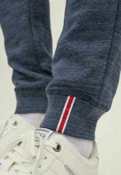 Jack & Jones GORDEN BERG LANGE - Trainingsbroek 10 Jack & Jones GORDEN BERG LANGE - Trainingsbroek -Jack & Jones Winkel e98df17b5d48422cbebc5e5673c19733