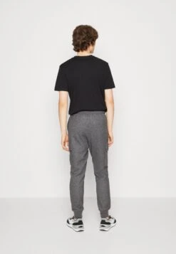 Jack & Jones JJIGORDON JJAIR PANTS - Trainingsbroek 9 Jack & Jones JJIGORDON JJAIR PANTS - Trainingsbroek -Jack & Jones Winkel f3dca794723142428e5a002edf362cd4