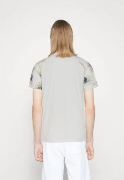 Jack & Jones JJBECS TEE CREW NECK RAGLAN - T-shirt Print 9 Jack & Jones JJBECS TEE CREW NECK RAGLAN - T-shirt Print -Jack & Jones Winkel f992e50c2d0d4828b9a637e35da8cfe8